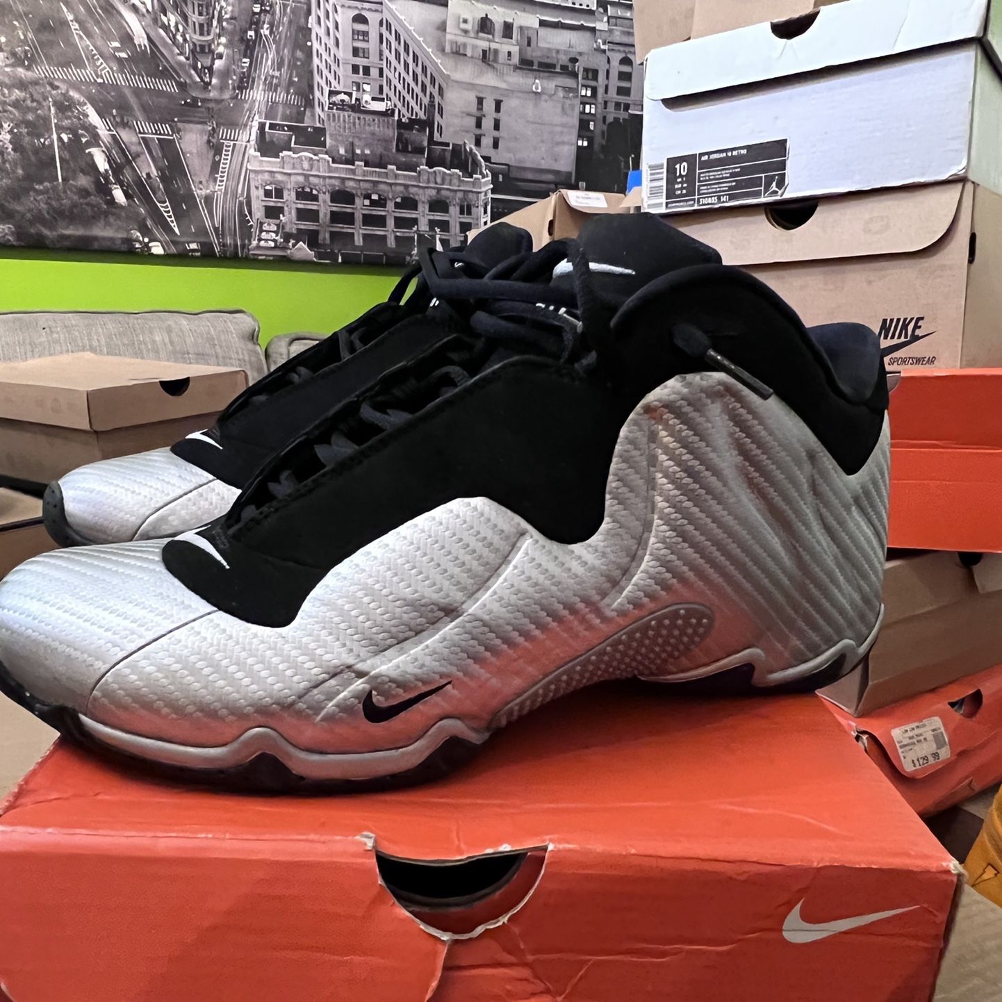 Nike top solo flight