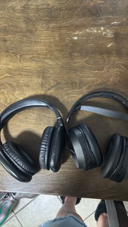 2 headsets