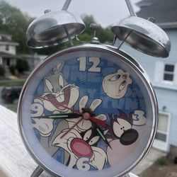 Vintage  Looney Tunes WindUp Alarm Clock