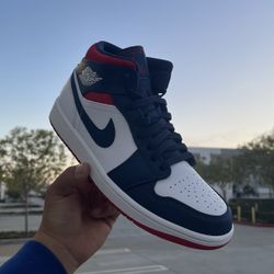 Jordan 1 Mids Size 9.5 Used Twice $85 Pick Up Only Moving Selling A lot Of My Shoes Moving Next Week 