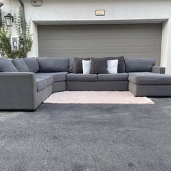 Stunning Macy’s Gray Sectional Couch In Perfect Condition - Free Delivery 🚛