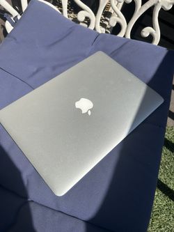 MacBook Air (MODEL A1466)