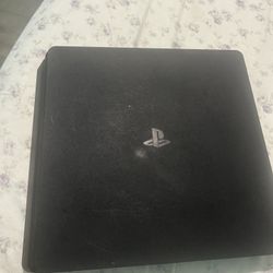 PS4 Slim Edition