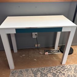 Small Wood Desk With Drawer