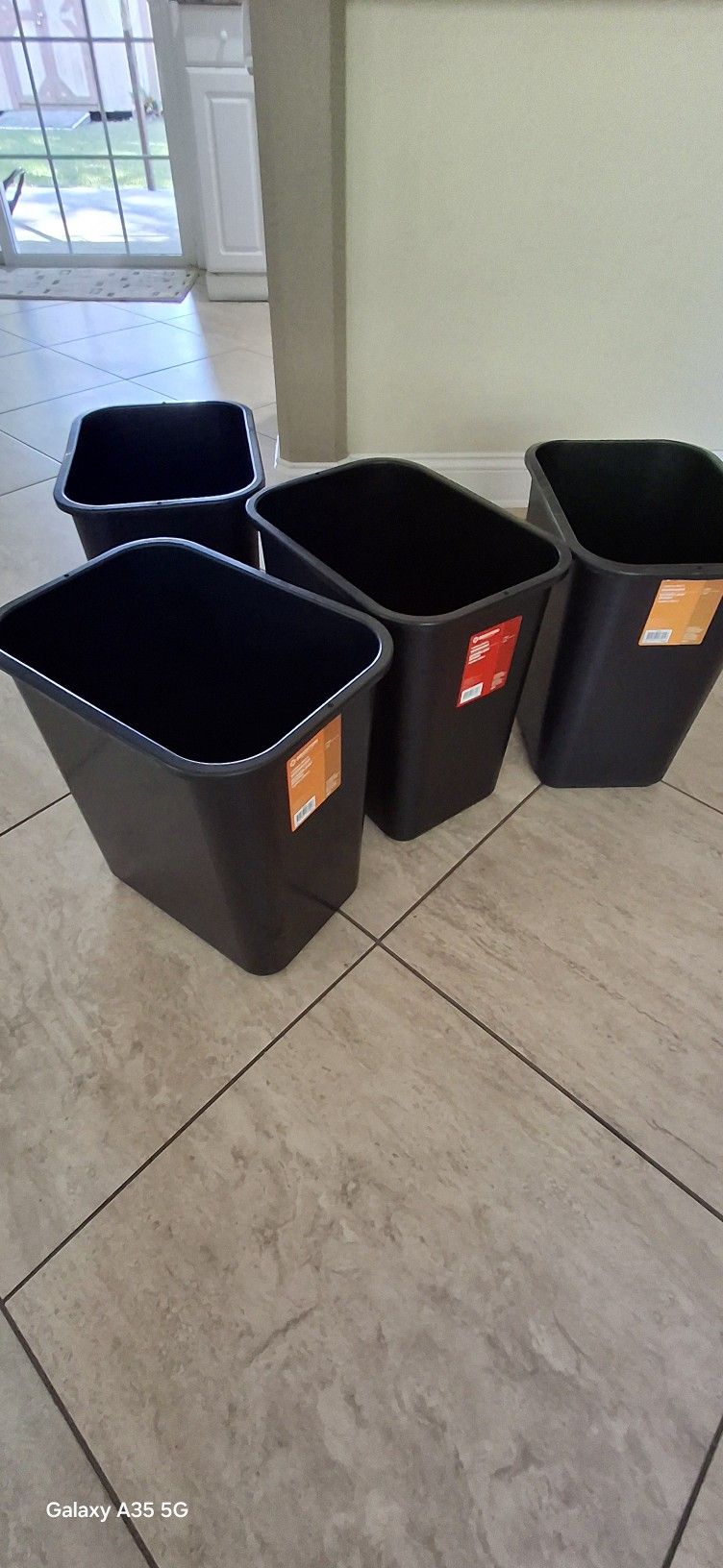 SMALL BLACK WASTE BASKET