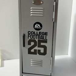 🏈 RARE EA Sports College Football 25 Collector’s Locker