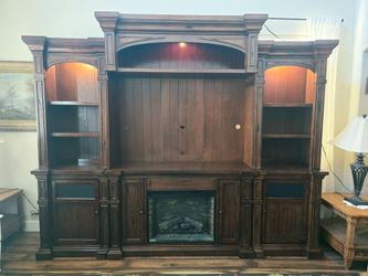 Legends Furniture Berkshire 4-Piece Fireplace Entertainment Wall Unit