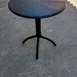 Bistro Round Heavy Duty Plastic Table