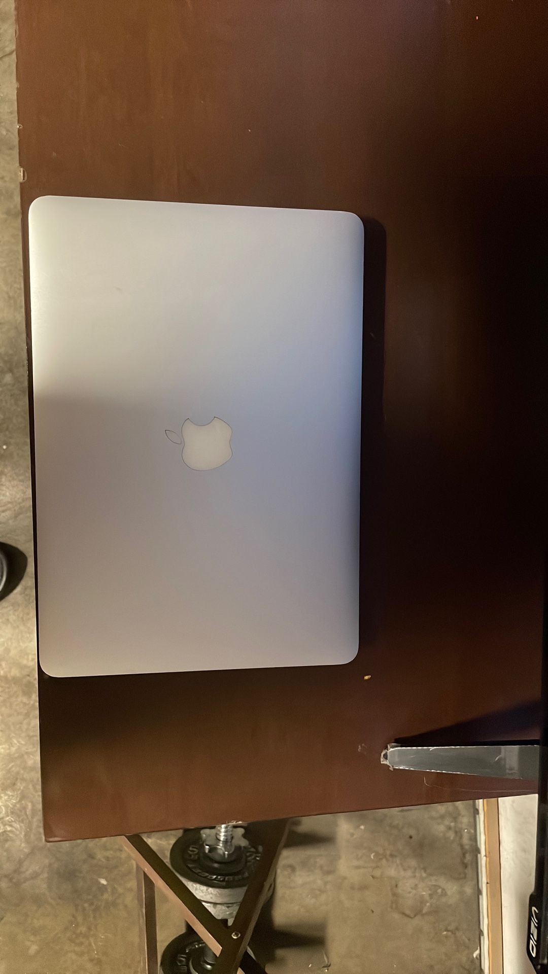 Apple MacBook