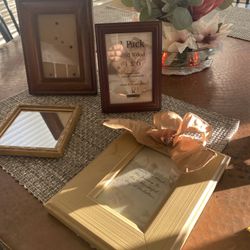 Assorted Picture Frames 