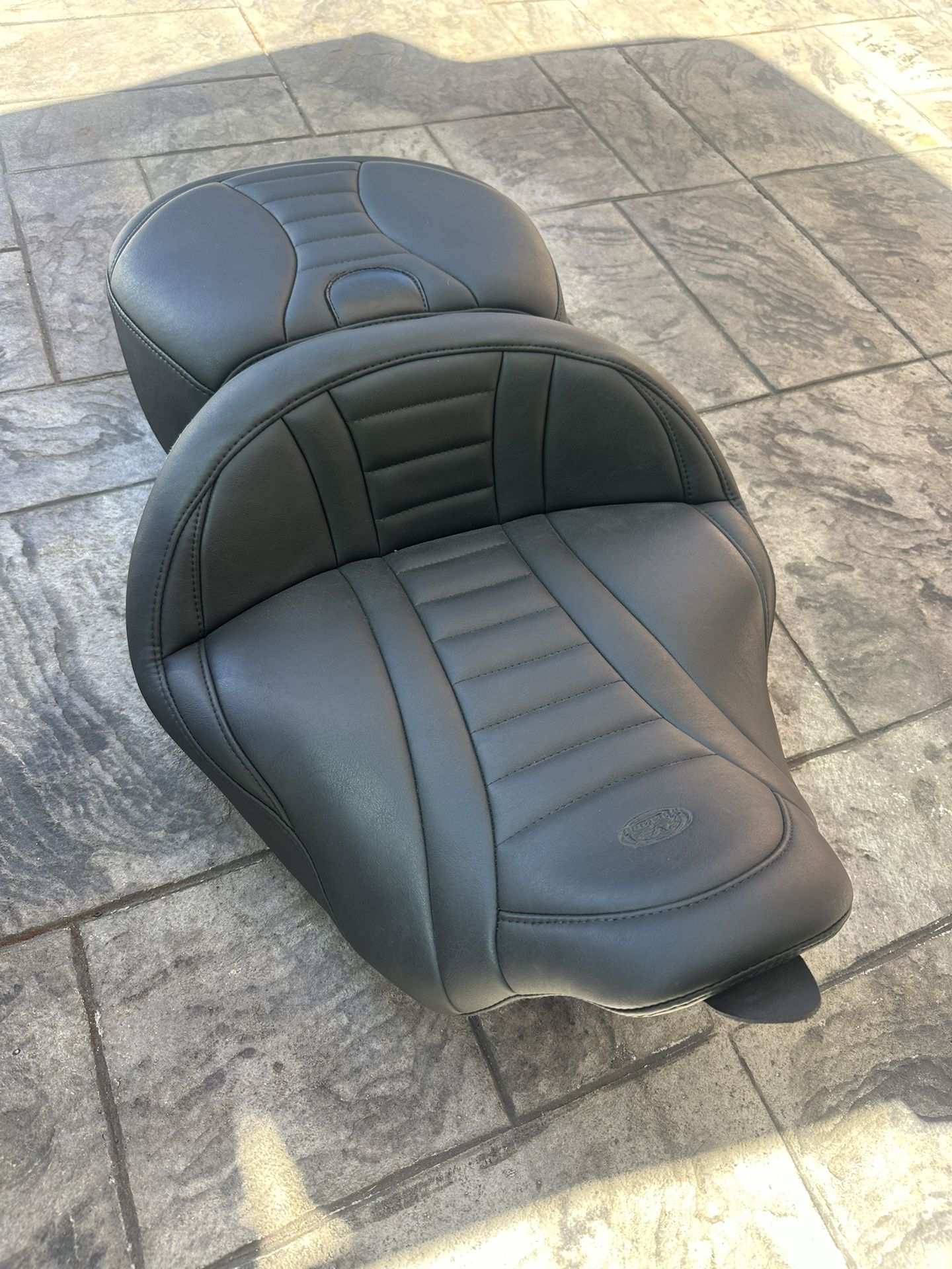 Harley Davidson Mustang Seat & Matching Tour Pack Backrest