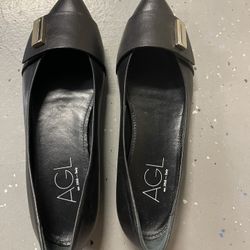 Size 6.5 or 36.5  - AGL flats