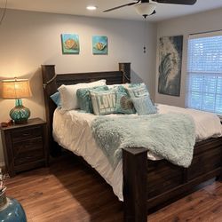Queen Bedroom Set - Almost New