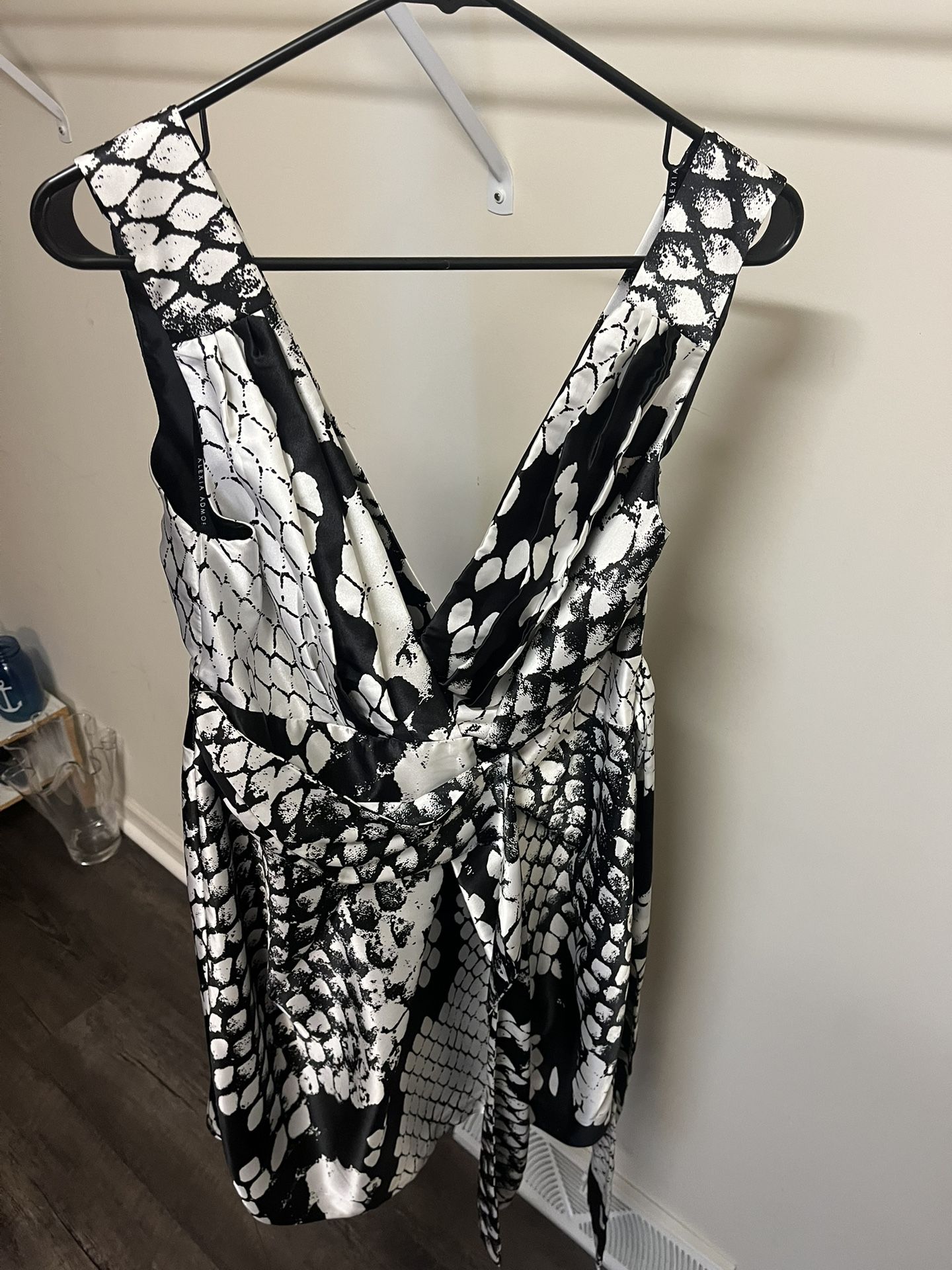 Black&White Dress - Large