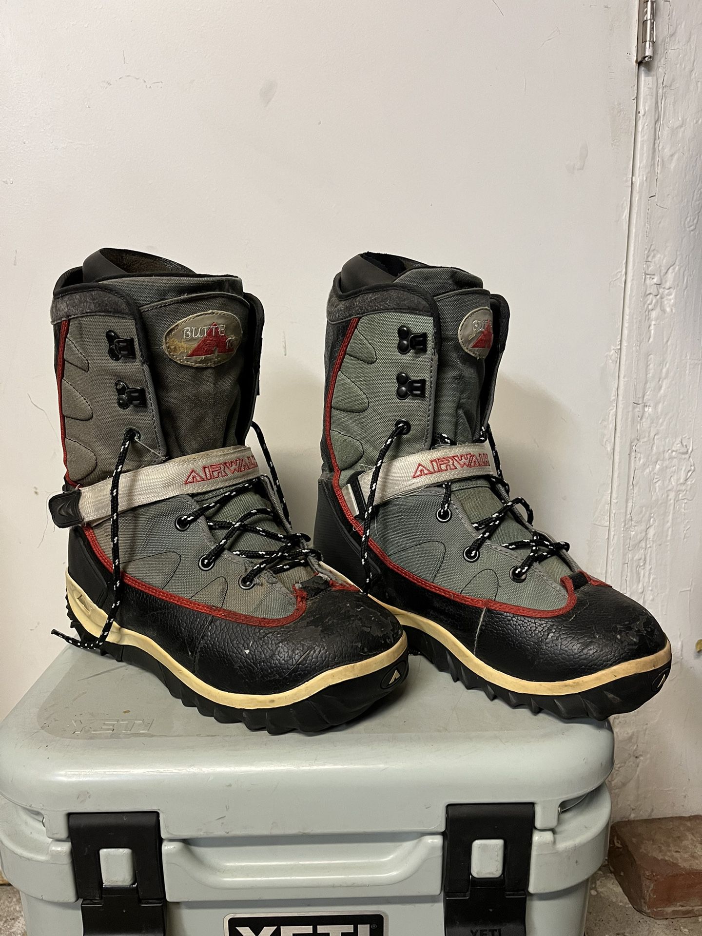 Men’s Snowboarding Boots / Airwalk Size 11