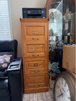 Oak File Cabinet. 4 drawer. Excellent condition