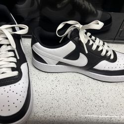 Women’s Size 8 Nike pandas