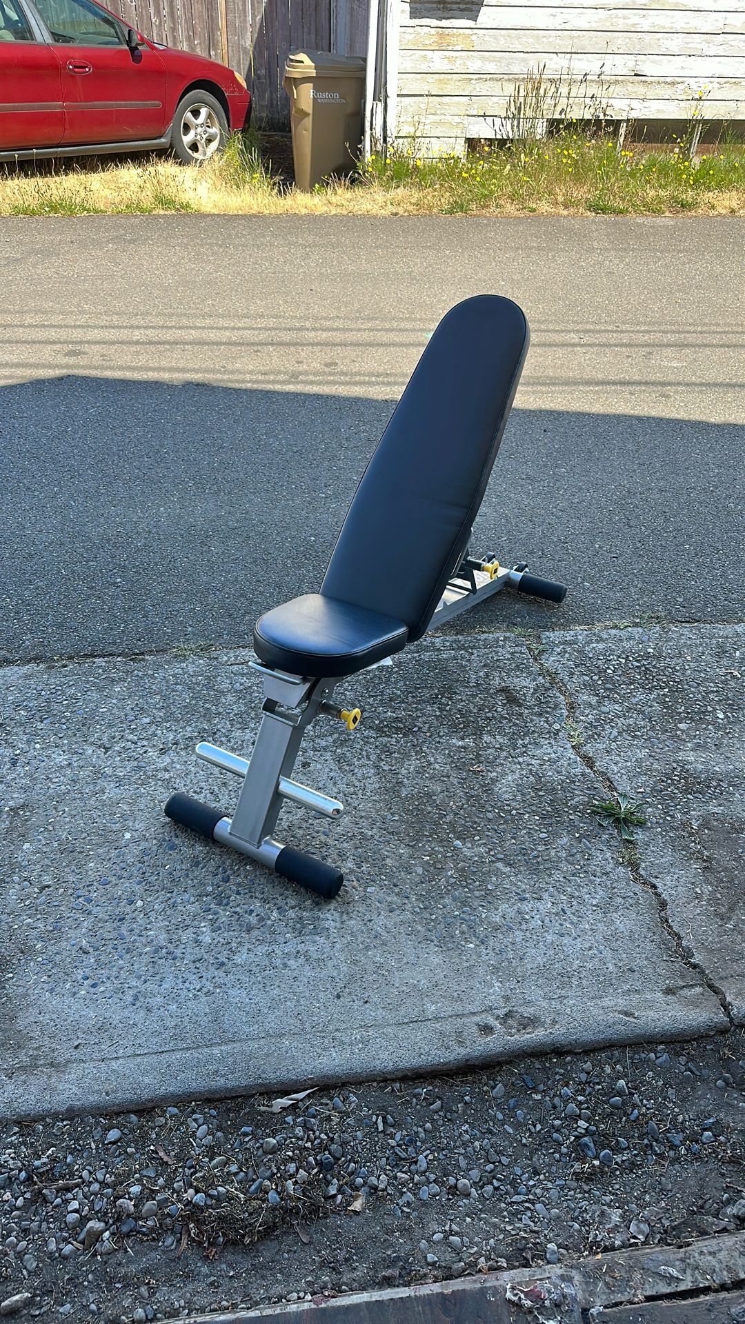 Hoist Adjustable Weight Bench