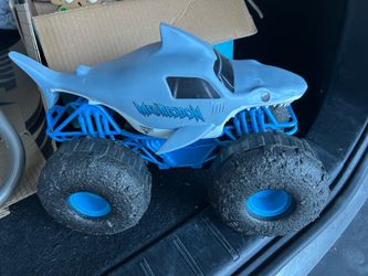 Monster Truck Megalodon Storm (no remote)
