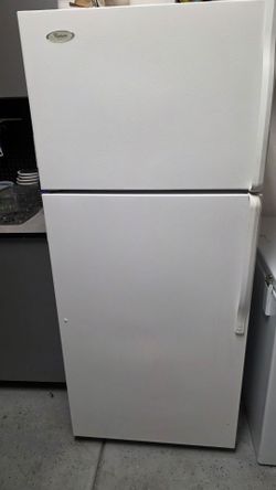 Whirlpool Top-Freezer Refrigerator White
