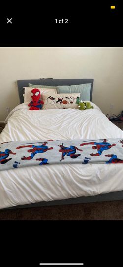 Spacious Queen bed with mattress and 4 storage drawers