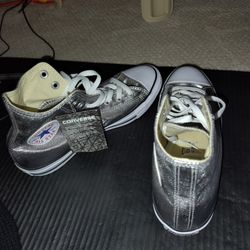 New Silver Chuck Taylor SIZE 7 MENS