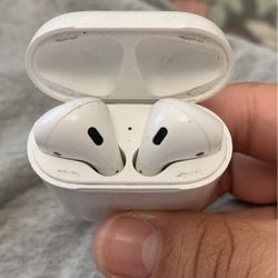 AirPods & Onn Earbuds 