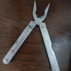 Swiss Army Knife Multi Tool