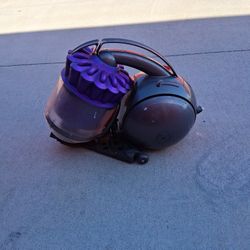 Dyson Vaccum 