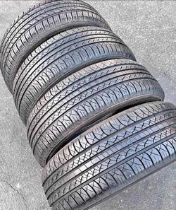 225/65/17 Michelin Selling a set of 4 tires in excellent condition 🫡
