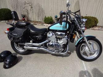 1995 Honda Magna (VF750C) with Customized options - only 10k miles.