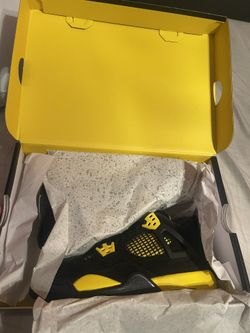 Jordan 4 Thunder Size 4 