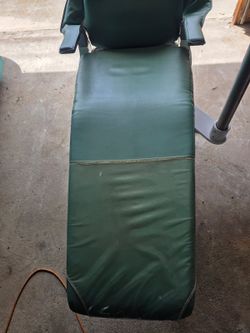 Dental/tattoo chair
