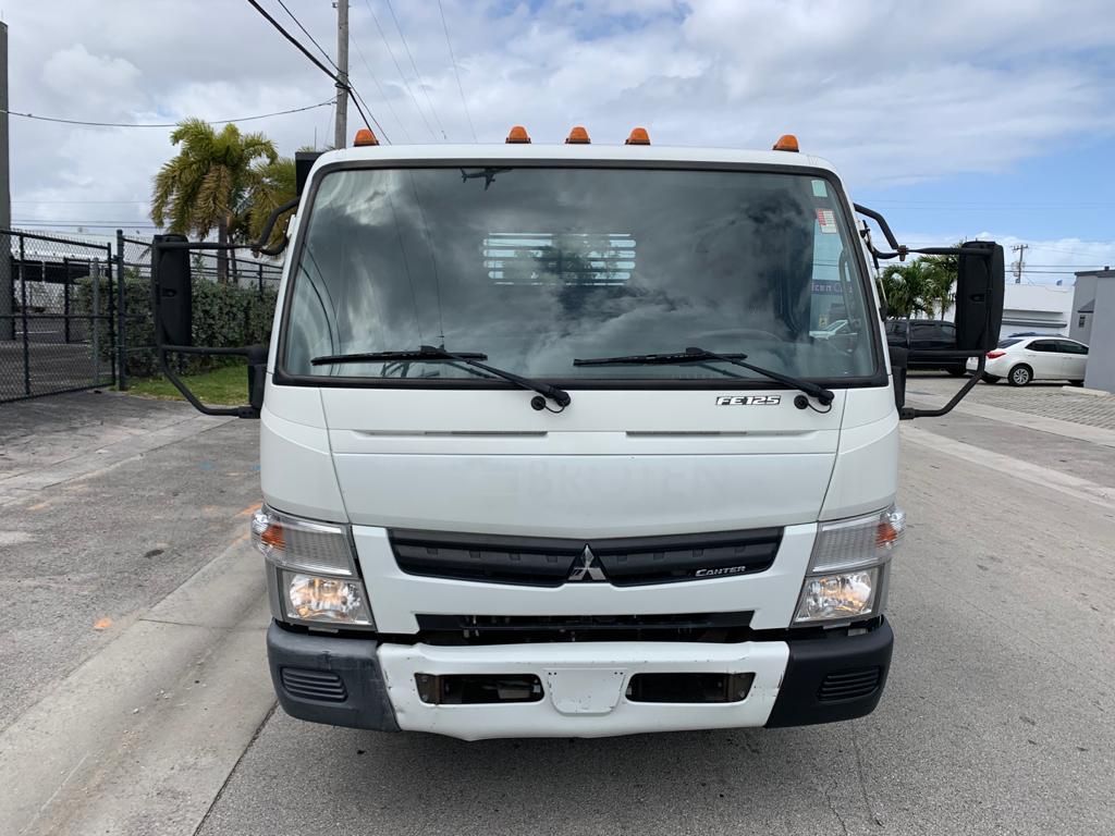 2014 Mitsubishi Fuso 16 ft Flat bed low miles beauty