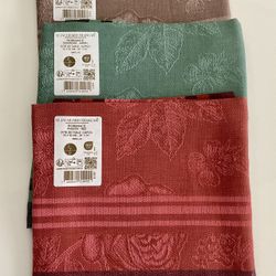 Le Jacquard Francais Romance Linen Napkins - 3 Diff Colors (20” X 20”)