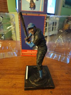 Chicago Cubs Ernie Banks Commemorative Statue