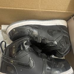 Jordan Mid 1 ( Size 8c) 