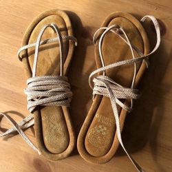 NEW Vince Camuto Flat Wrap Sandals