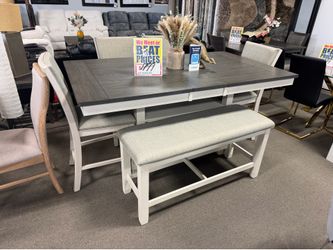 Gorgeous country chic dining set! Easy financing! 🏡💙☎️