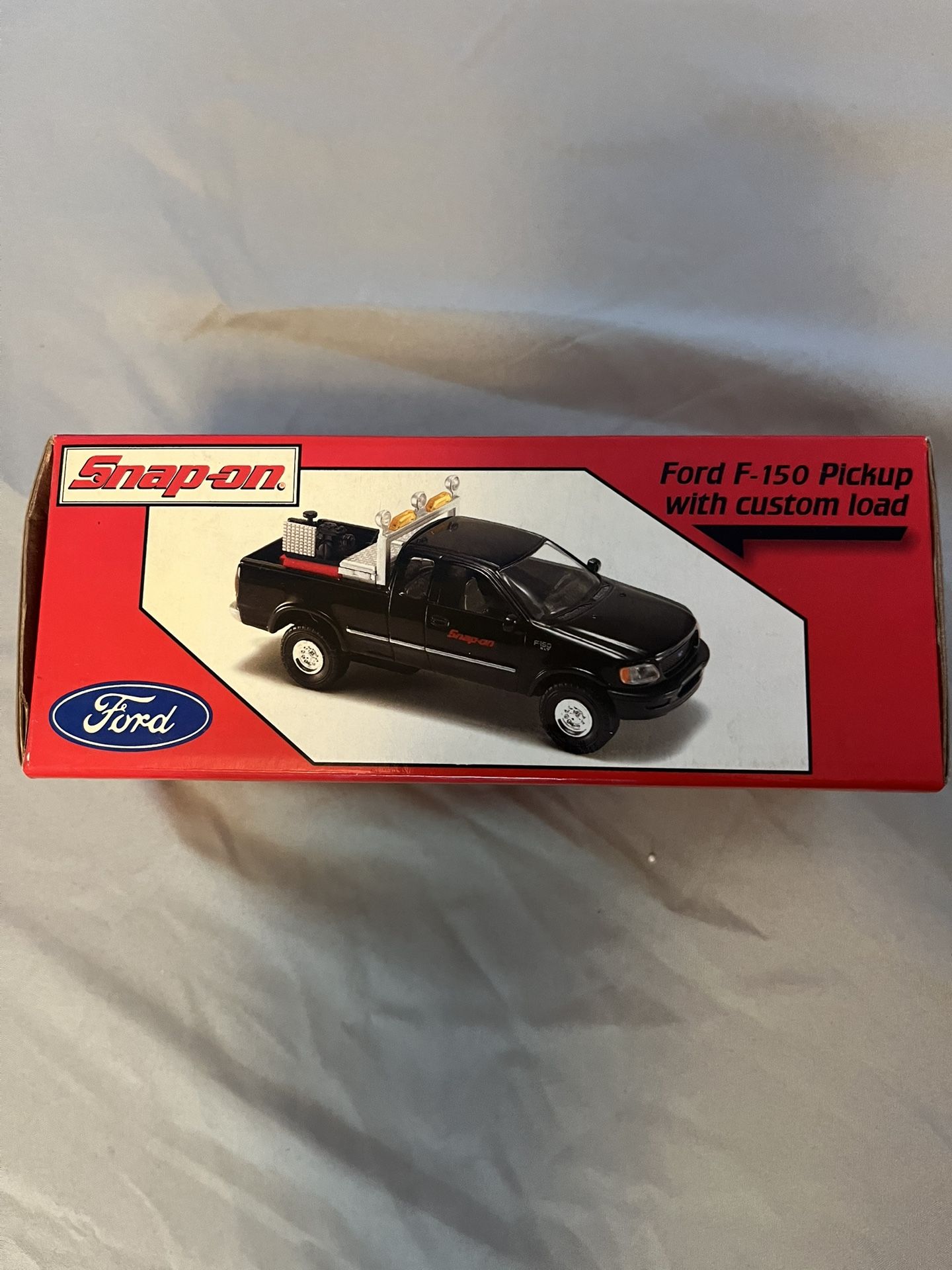 2002 Crown Premium Snap-On Ford F150 Pick-Up Custom Load