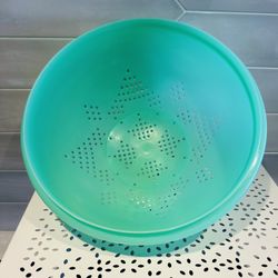 Vintage Tupperware #339 Colander/ Strainer. 