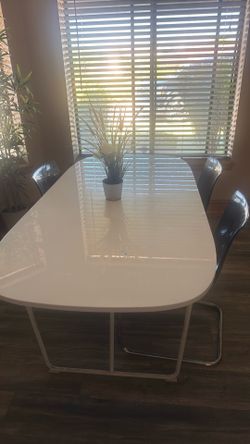 IKEA white dinning table with 6 chairs