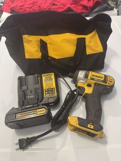 Dewalt 20 volt Impact Driver with 1 battery, charger and carrying bag