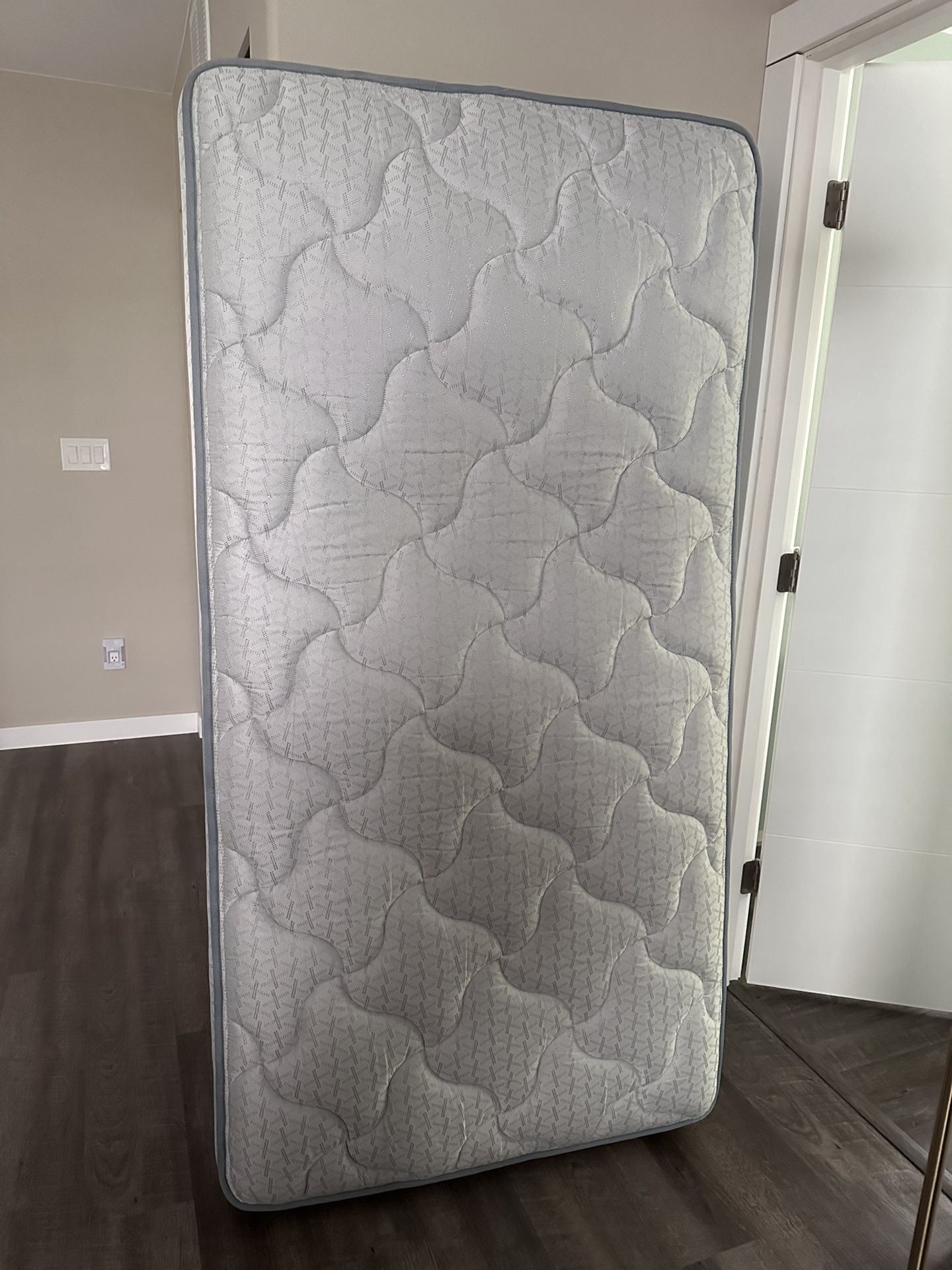 Seally Twin Mattress