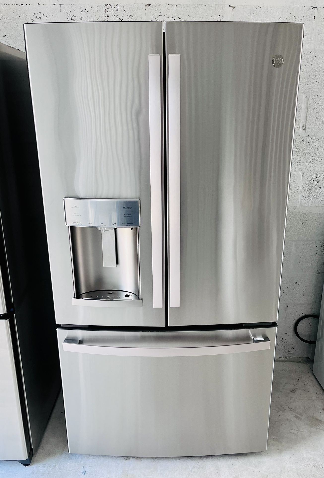 GE PROFILE 22.1 ft.³ SMART COUNTER-DEPTH REFRIGERATOR STAINLESS STEEL FREE PICK UP🔥