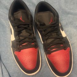 airjordans red and Black like new size 12