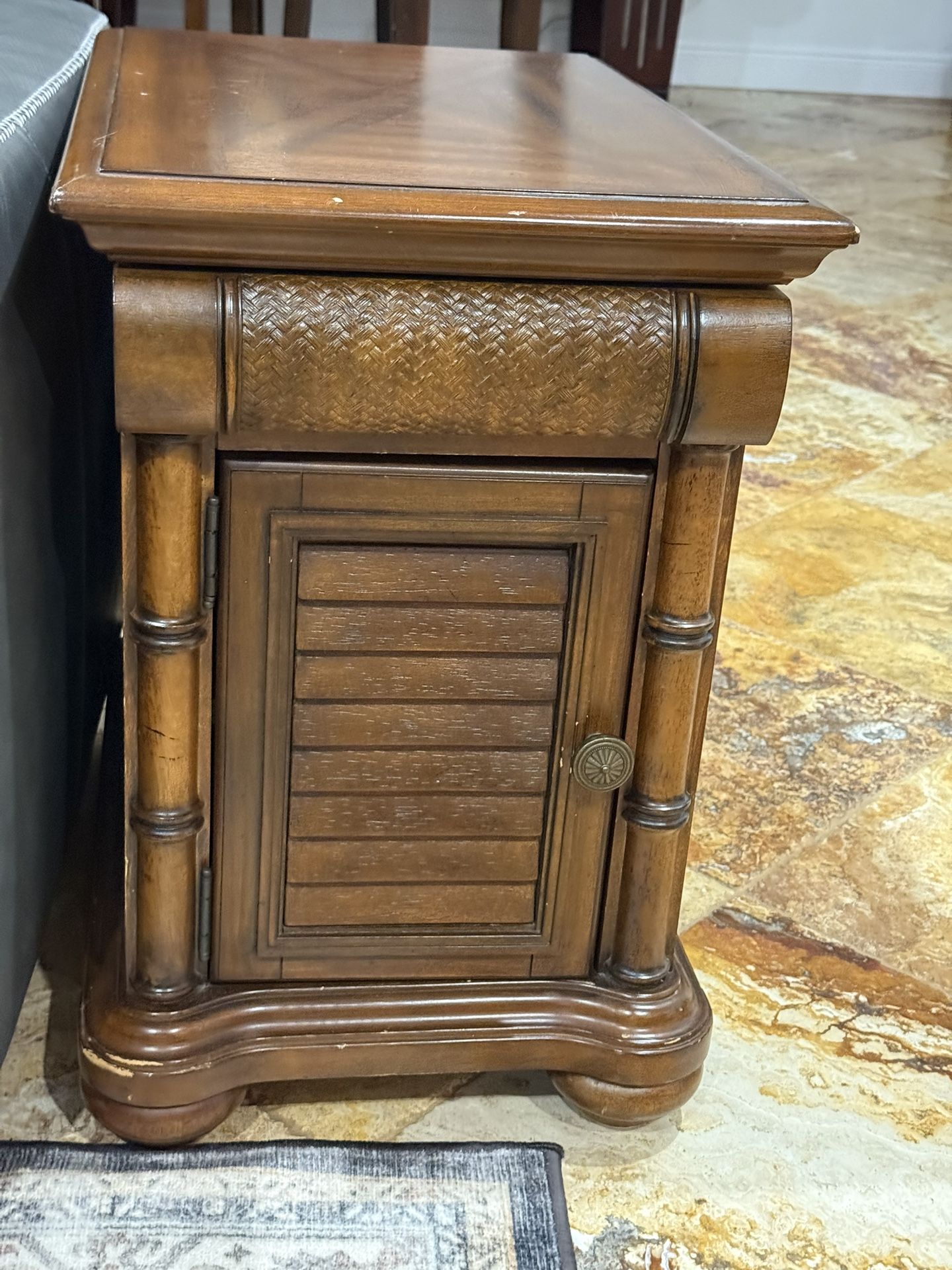 Cindy Crawford Home Entertainment Console and Side Tables – Stylish & Quality Piece