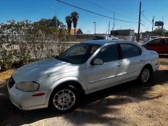 2000 Nissan Maxima