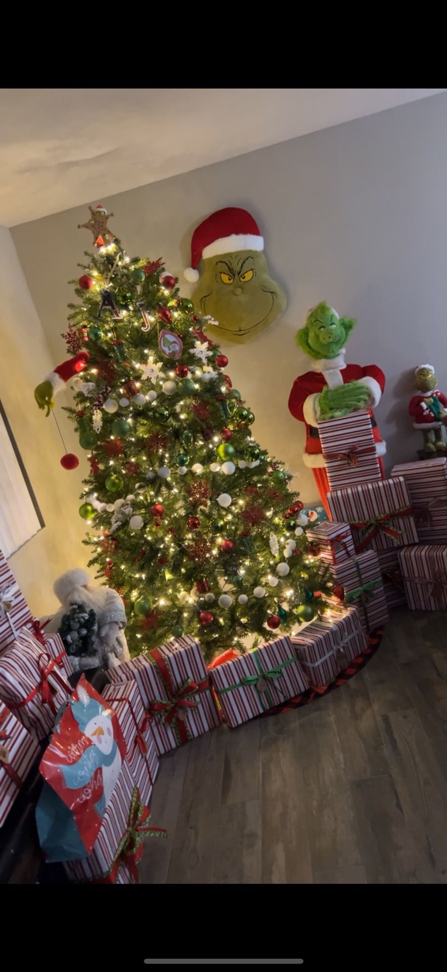 7.5 Dunhill Prelit Tree