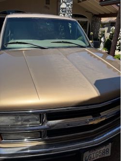1999 Chevrolet Suburban 5 K or best offer